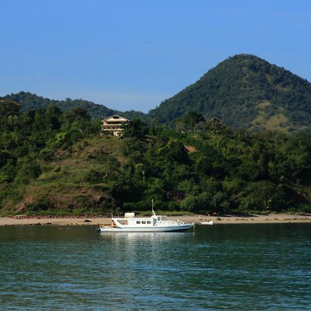 Merdeka House Maluk 외부 사진