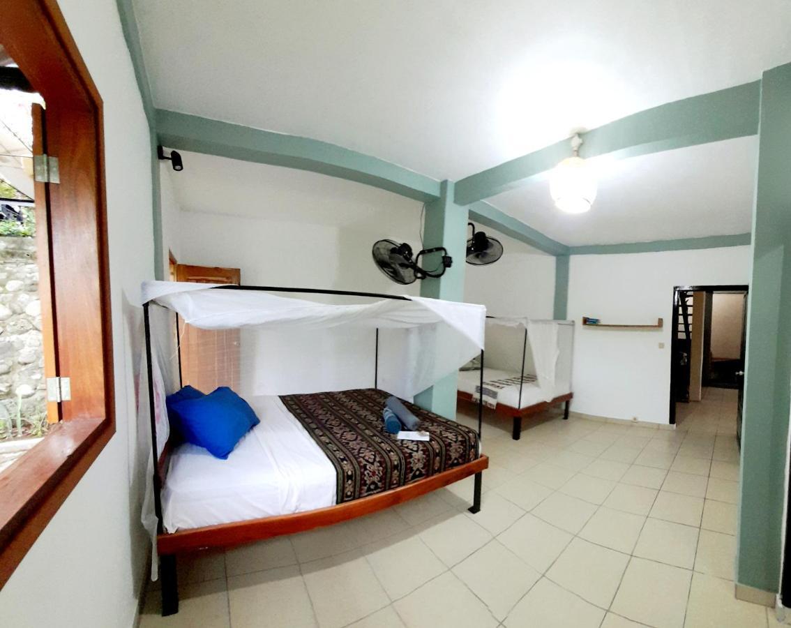 Merdeka House Maluk 외부 사진
