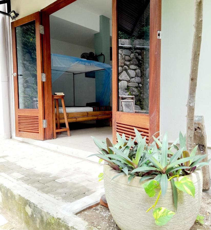 Merdeka House Maluk 외부 사진